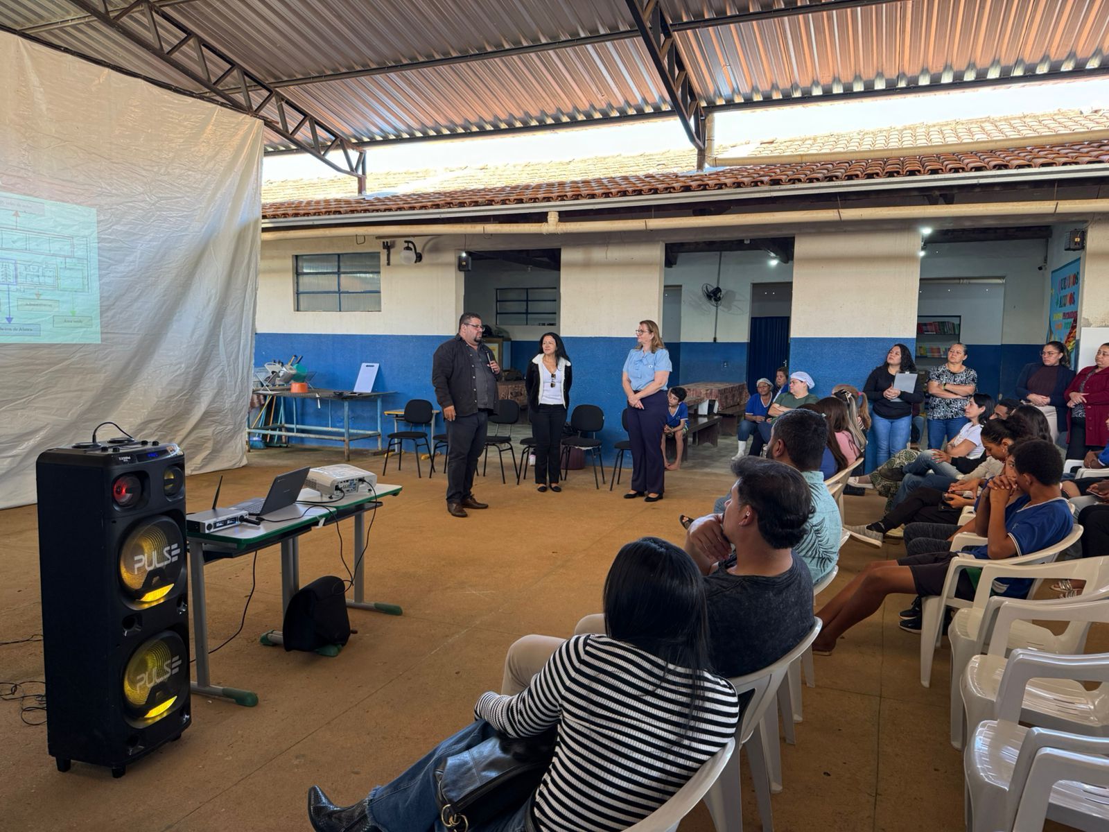 Reconstrução da Escola Estadual de Bom Jesus da Boa Vista
